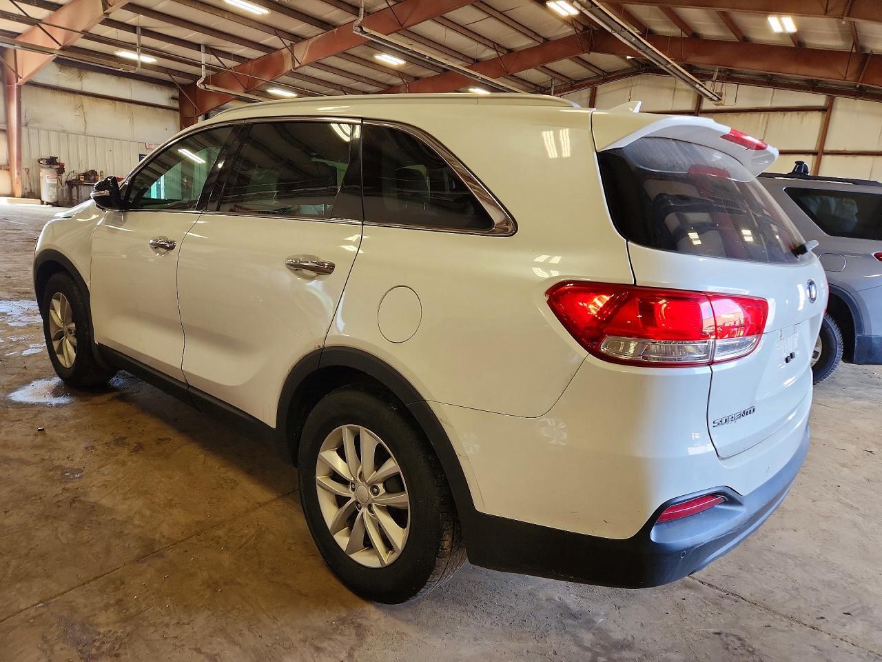 5XYPG4A39HG296037 2017 KIA SORENTO photo no. 2