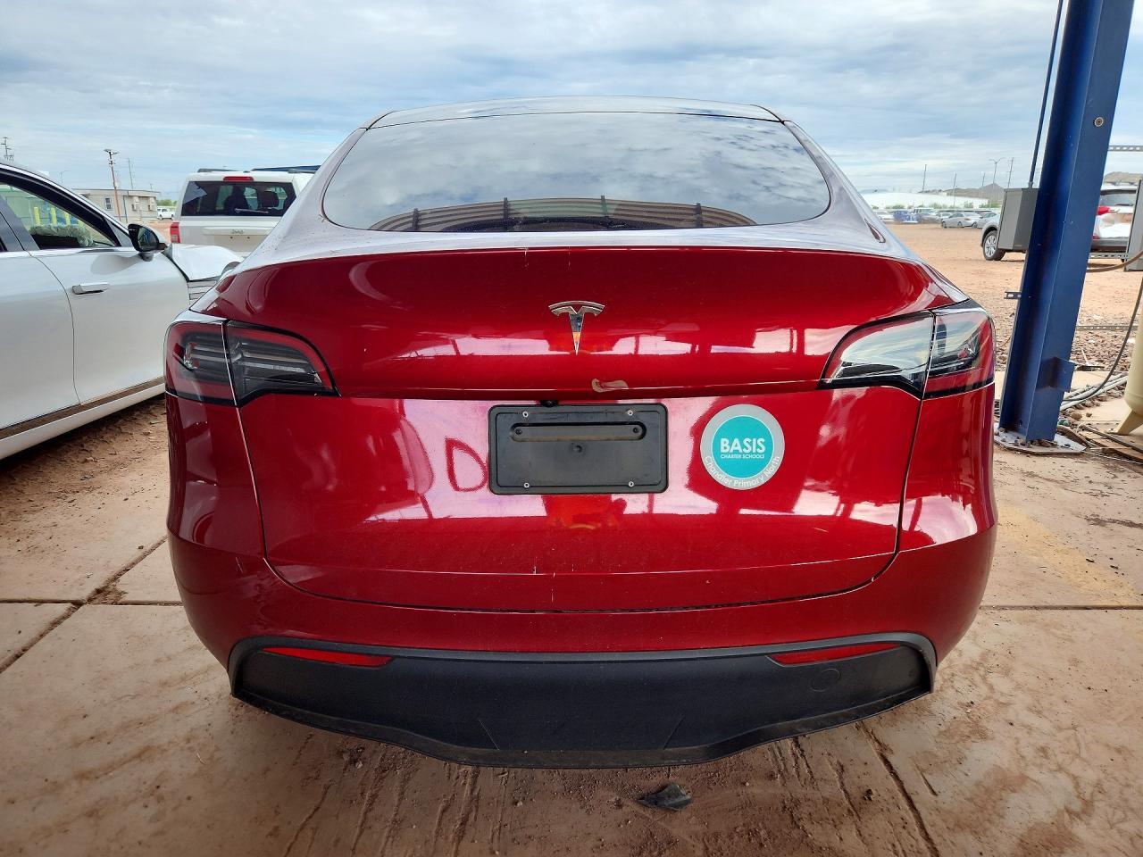 2024 TESLA MODEL Y — Фото 6 из 13