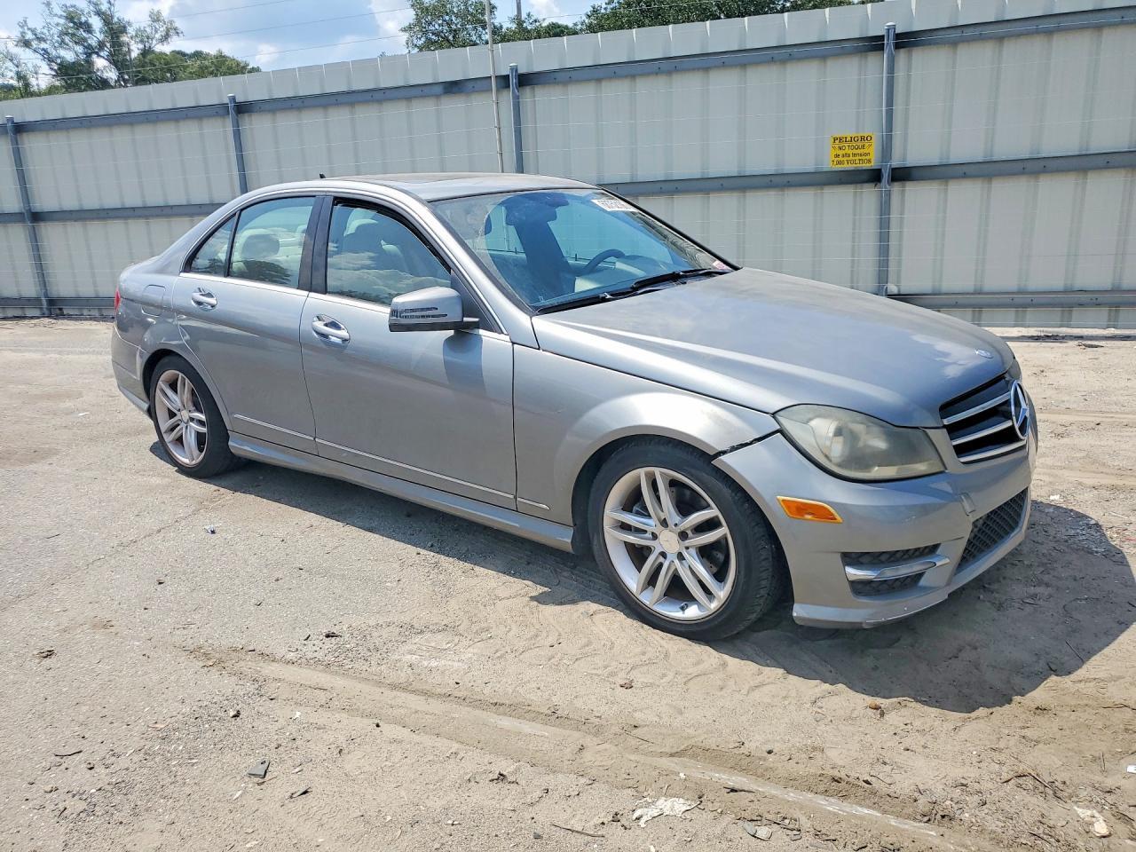 WDDGF4HB0DA779352 2013 MERCEDES-BENZ C photo no. 4