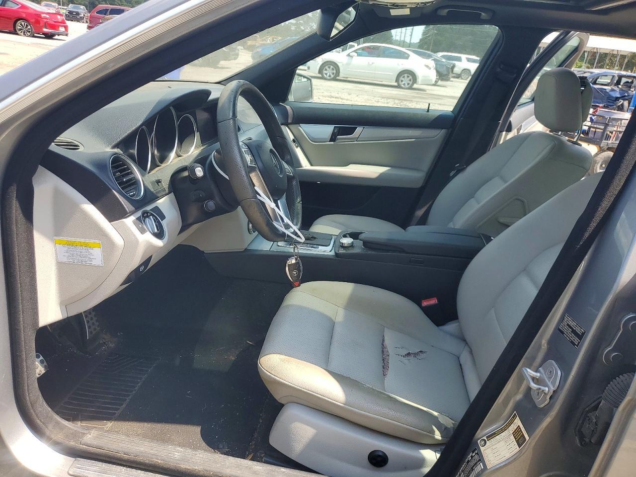 WDDGF4HB0DA779352 2013 MERCEDES-BENZ C photo no. 7
