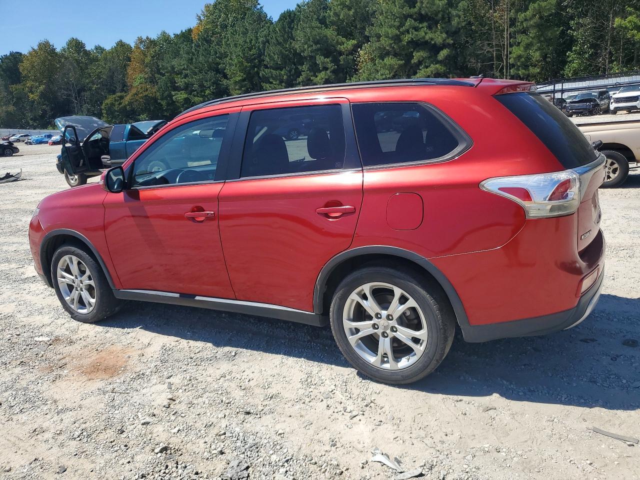 JA4AD3A33FZ004450 2015 MITSUBISHI OUTLANDER photo no. 2