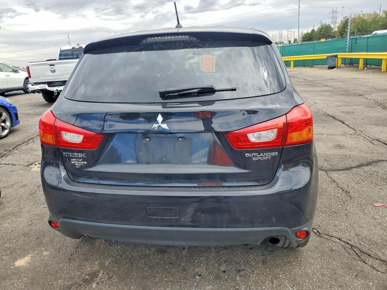 2015 MITSUBISHI OUTLANDER SPORT ES — Фото 6 из 12
