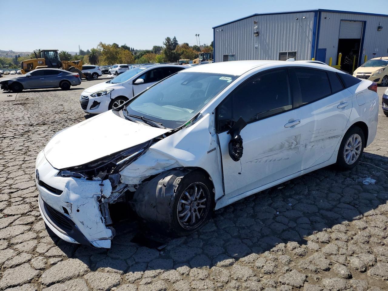 2022 TOYOTA PRIUS JTDKAMFU6N3184275