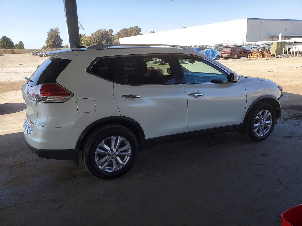 KNMAT2MV9GP660682 2016 NISSAN ROGUE photo no. 3