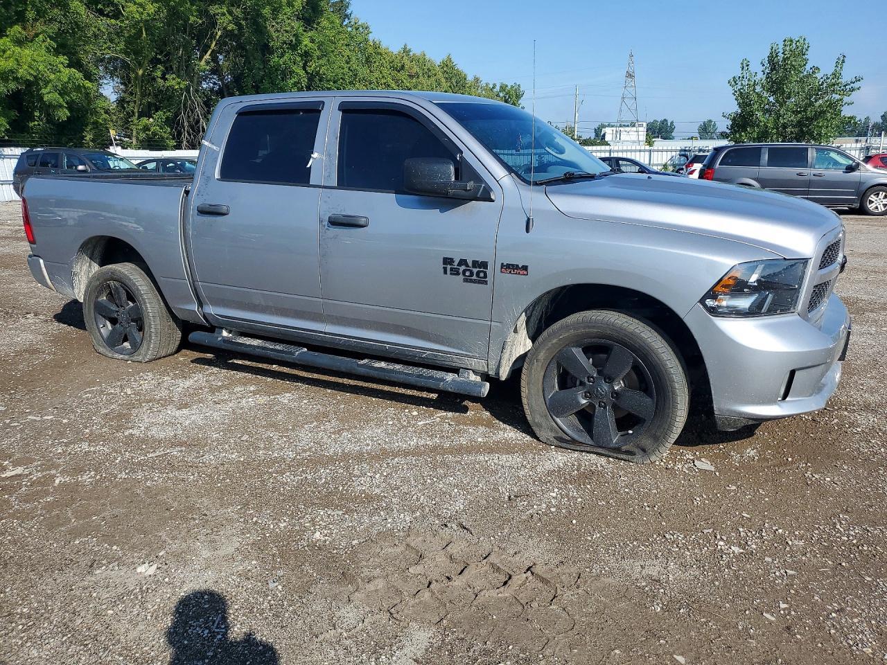 2019 RAM 1500 CLASSIC TRADESMAN — Фото 4 из 12