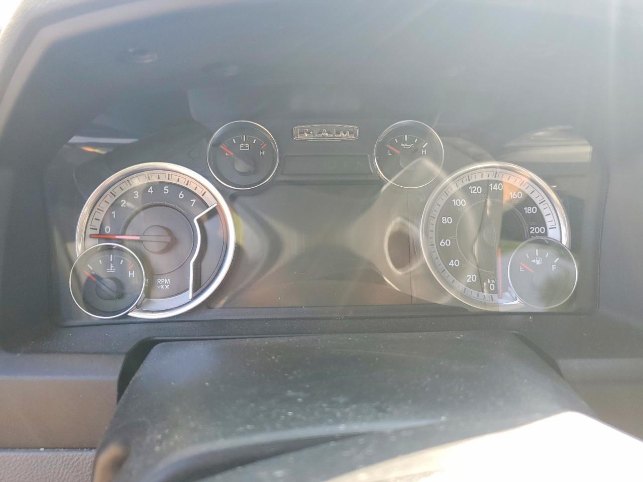 2019 RAM 1500 CLASSIC TRADESMAN — Фото 9 из 12