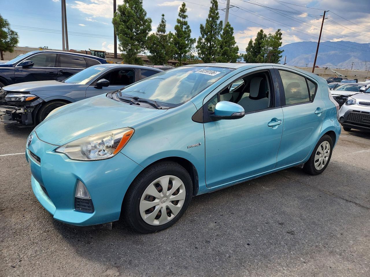 2014 TOYOTA PRIUS C JTDKDTB37E1077844