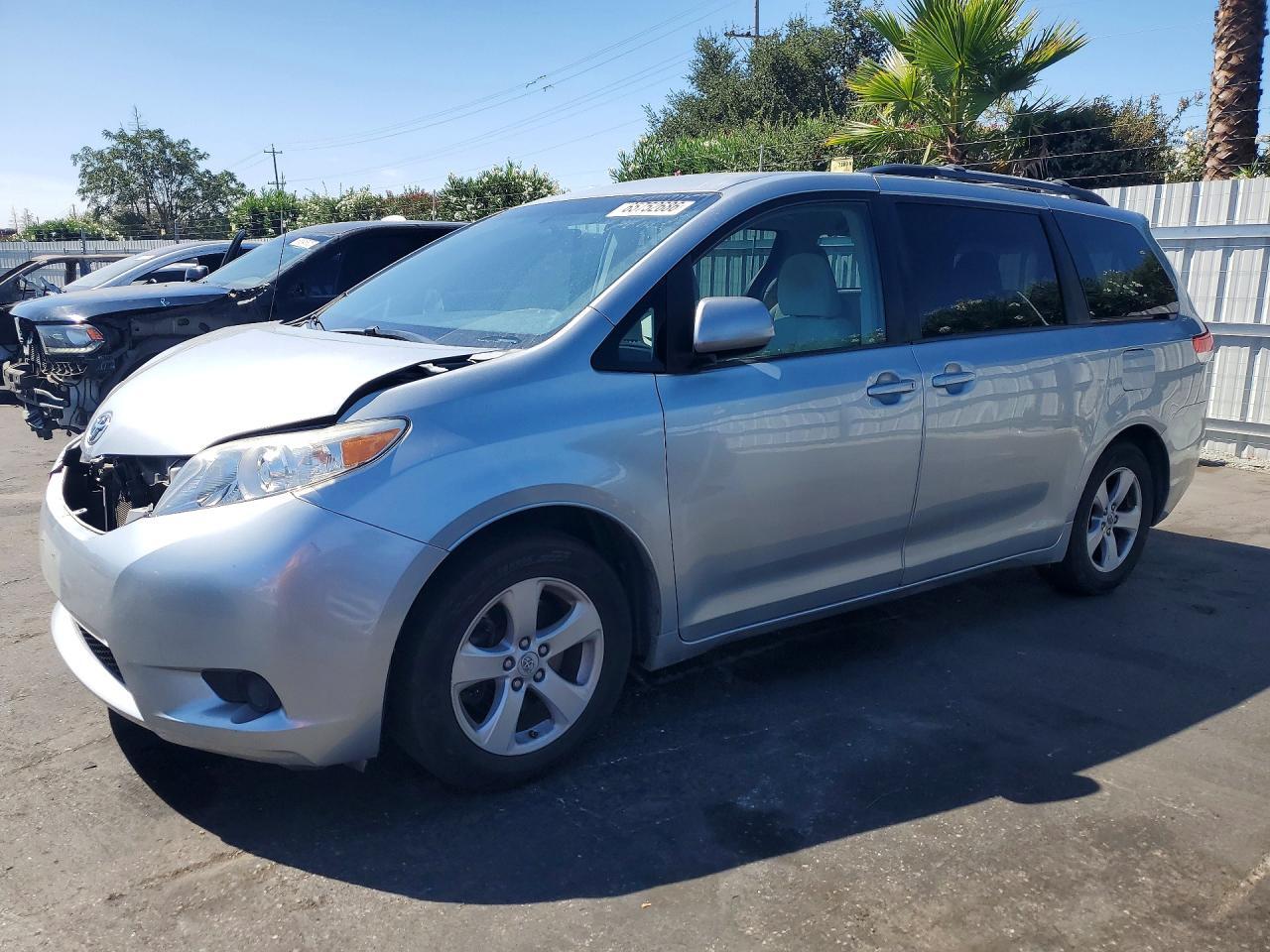 2014 TOYOTA SIENNA 5TDKK3DC8ES496498