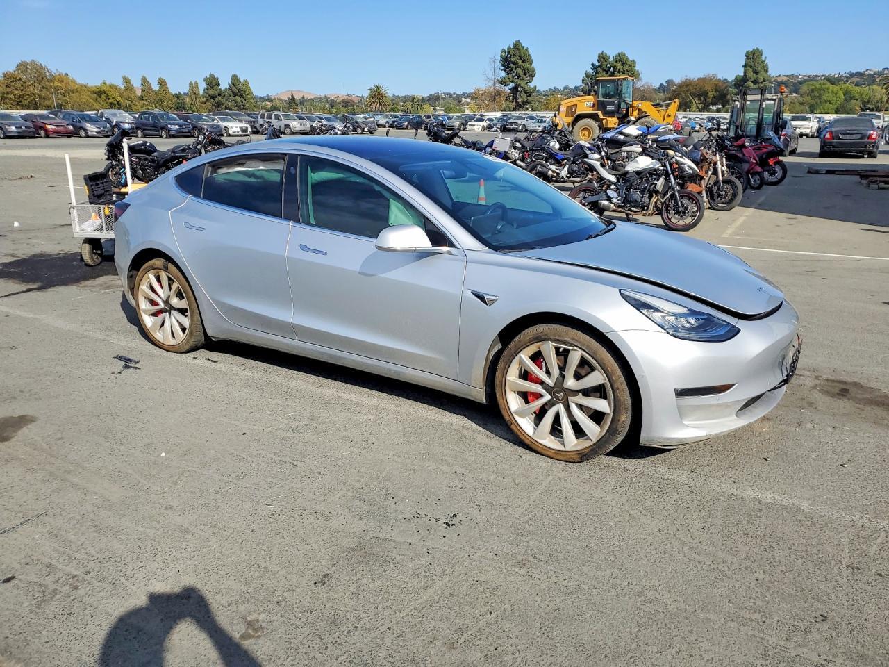 5YJ3E1EA2JF024339 2018 TESLA MODEL 3 photo no. 4
