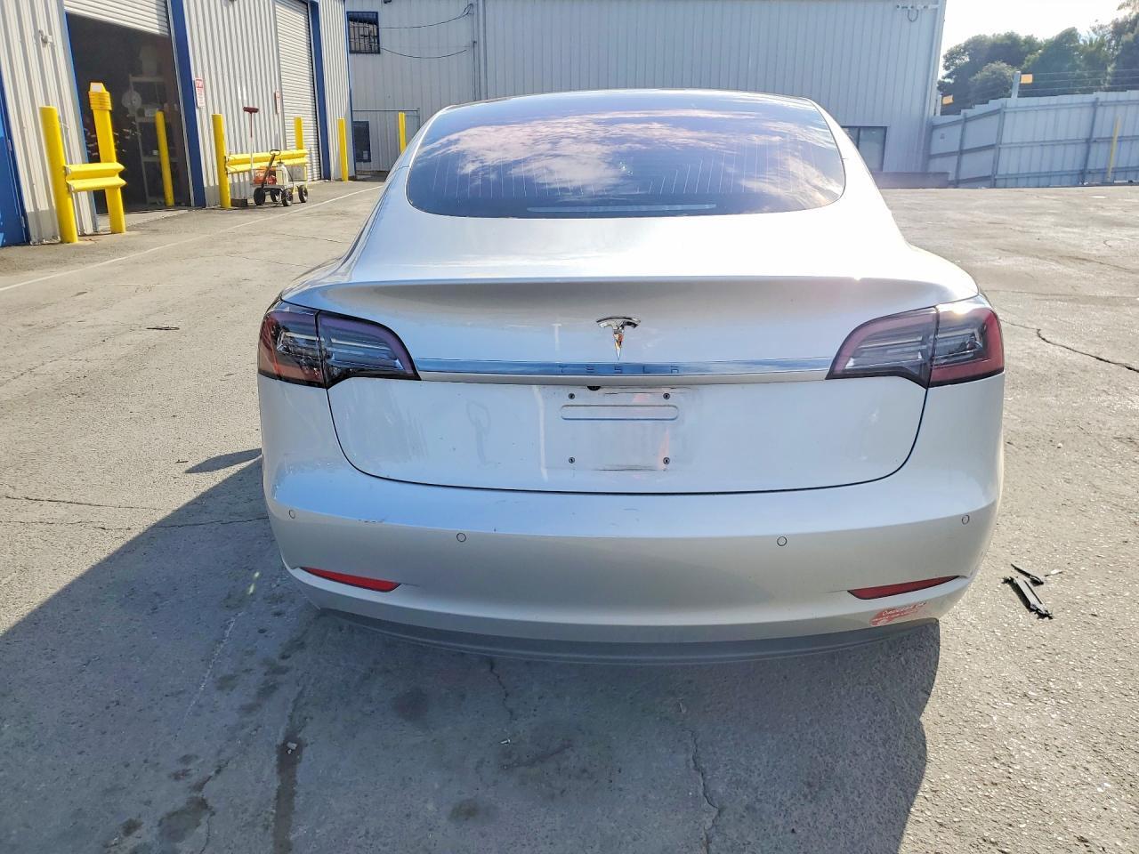 5YJ3E1EA2JF024339 2018 TESLA MODEL 3 photo no. 6