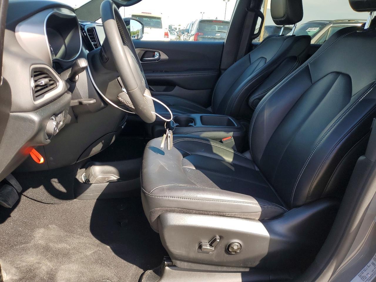 2025 CHRYSLER PACIFICA SELECT — Фото 7 из 13