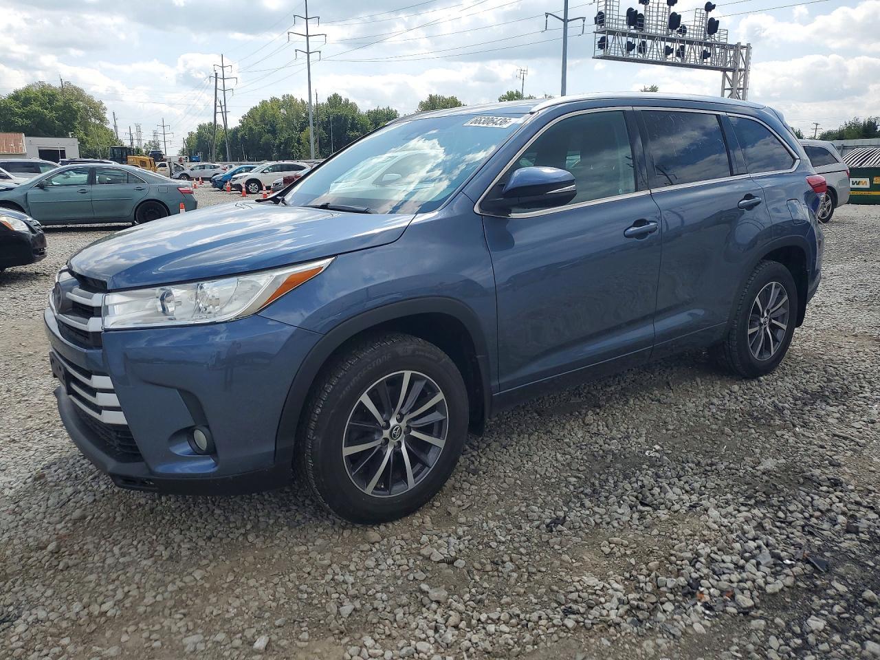 2018 TOYOTA HIGHLANDER 5TDJZRFH5JS819080