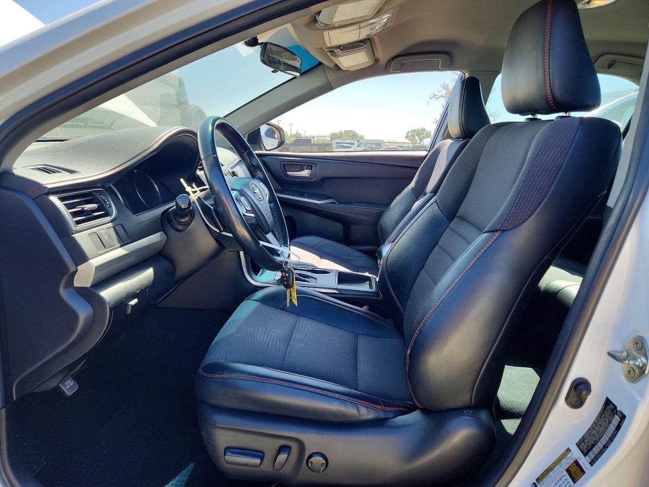 2016 TOYOTA CAMRY SE — Фото 7 из 12