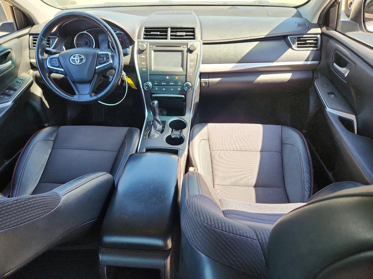 2016 TOYOTA CAMRY SE — Фото 8 из 12