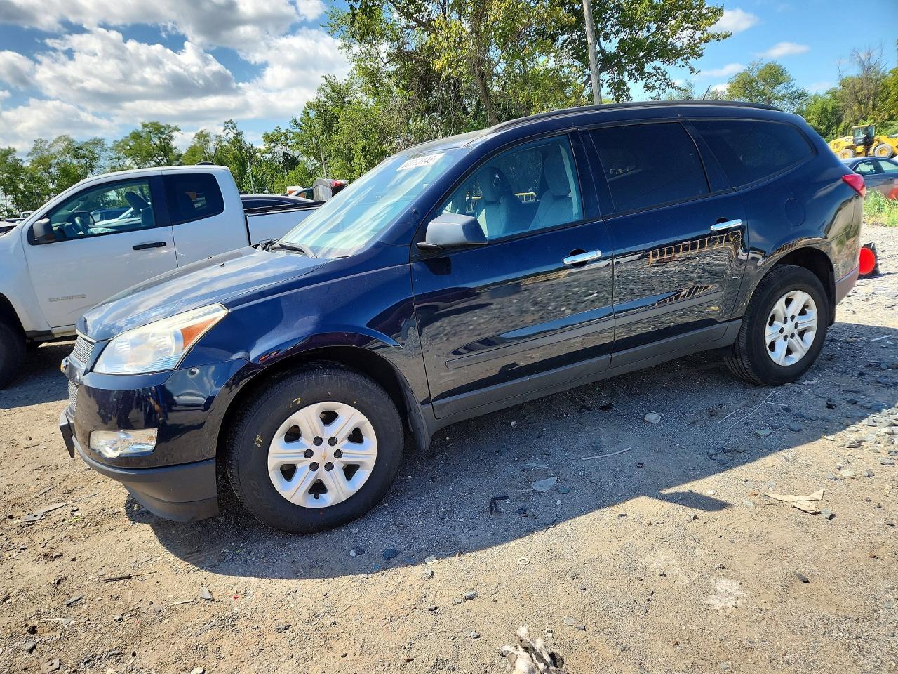 2011 CHEVROLET TRAVERSE 1GNKVFED2BJ164038