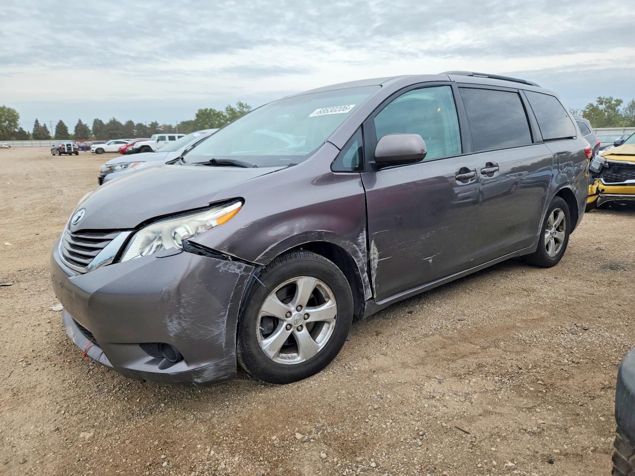 2015 TOYOTA SIENNA 5TDKK3DC7FS609570