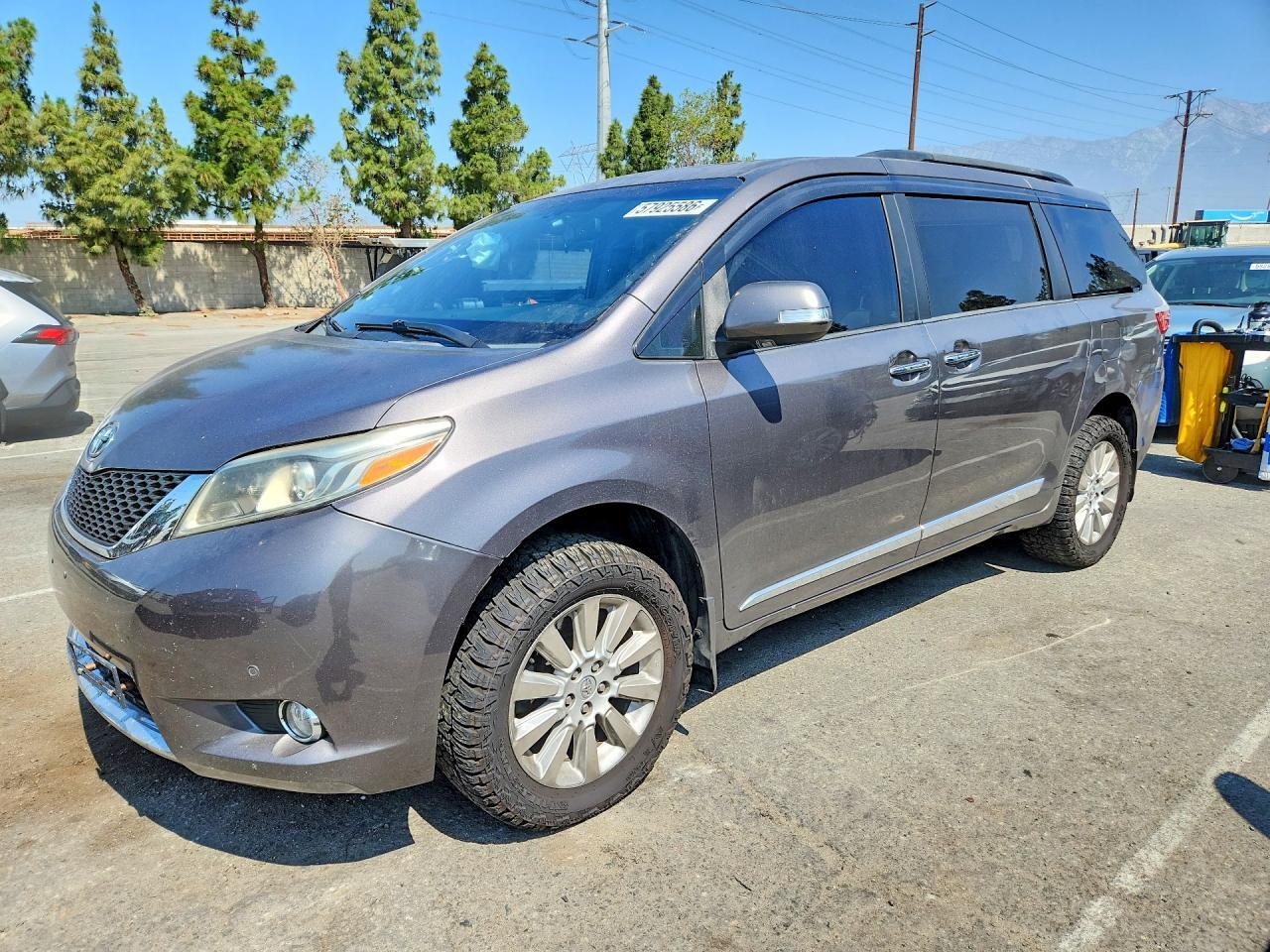 2015 TOYOTA SIENNA 5TDDK3DC4FS123596
