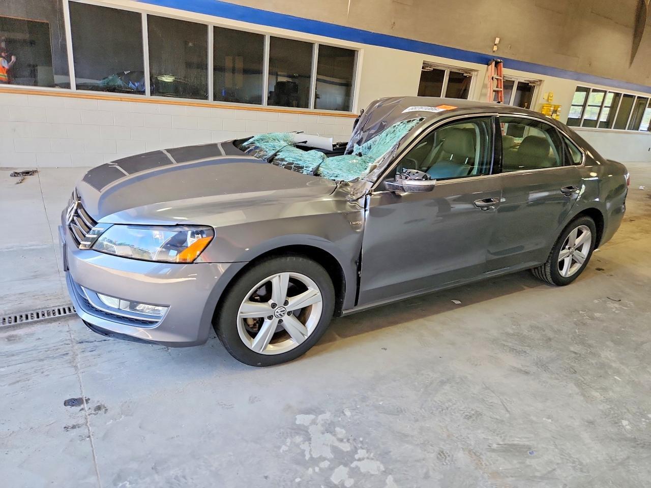 2015 VOLKSWAGEN PASSAT 1VWAS7A35FC119795