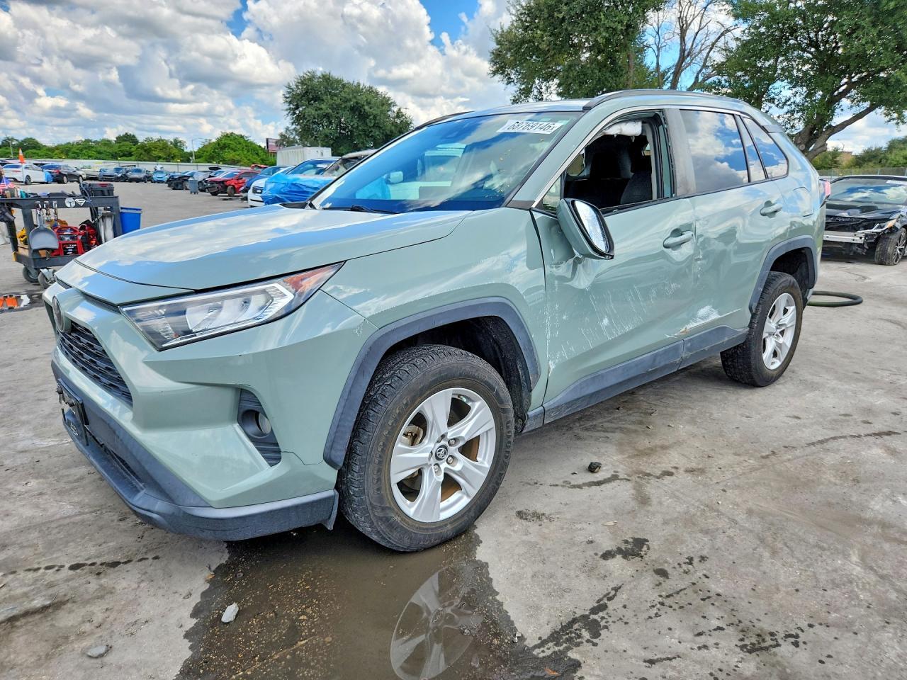2019 TOYOTA RAV4 XLE