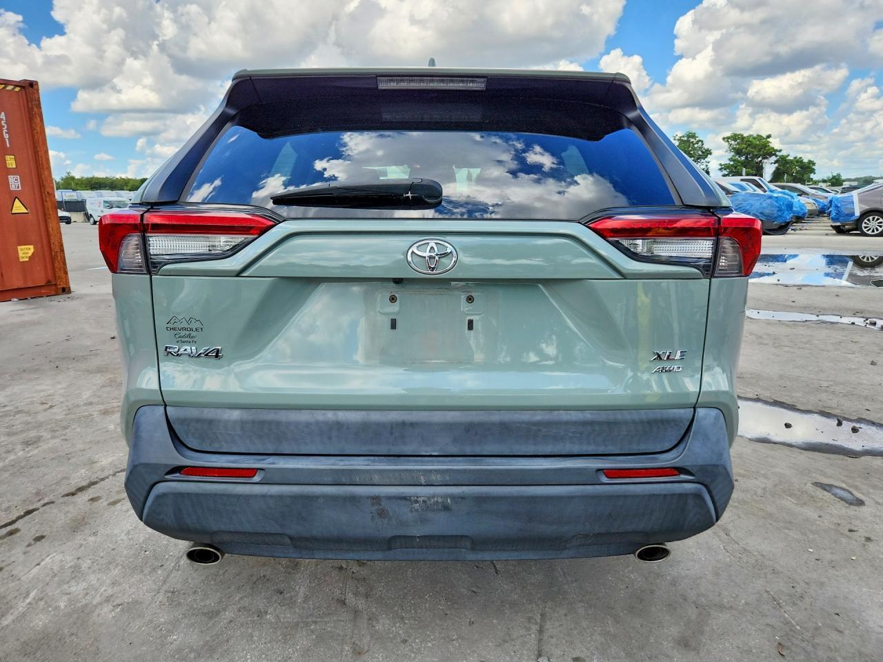 2019 TOYOTA RAV4 XLE — Фото 6 из 13