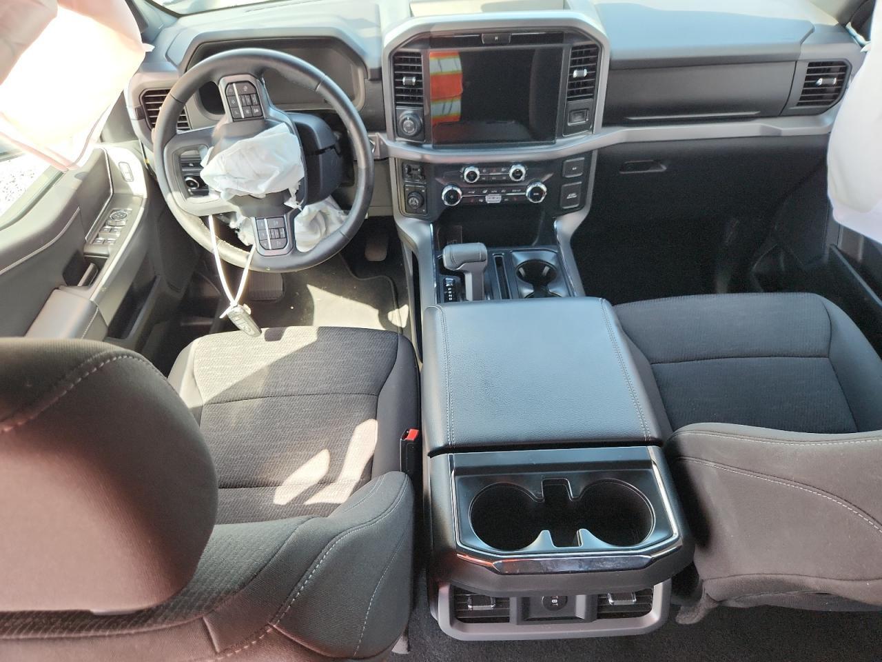 2025 FORD F150 XLT — Фото 8 из 12