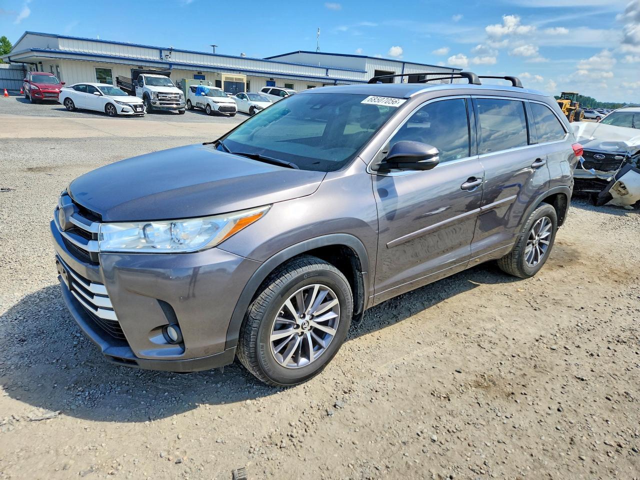 2017 TOYOTA HIGHLANDER 5TDJZRFH9HS369847