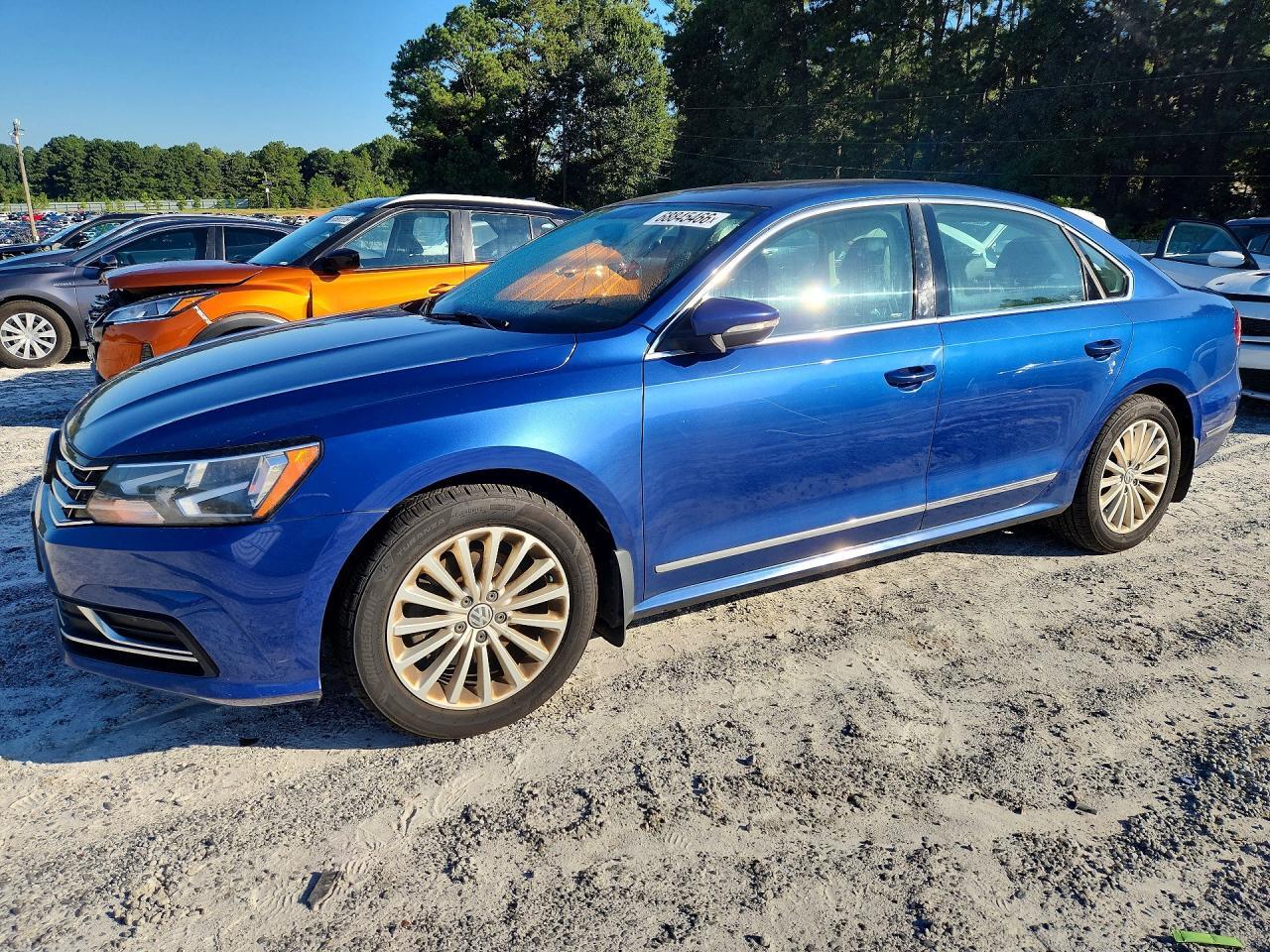 2016 VOLKSWAGEN PASSAT 1VWBT7A32GC016952
