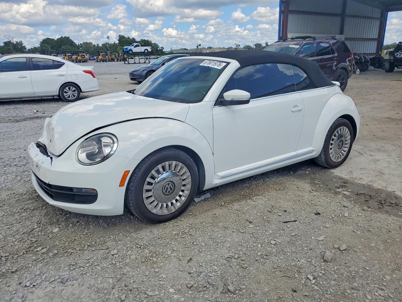 2016 VOLKSWAGEN BEETLE 3VW517AT5GM809373