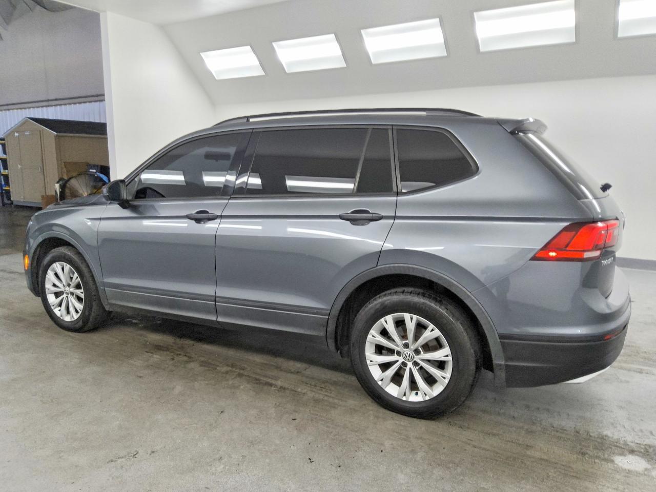 3VV1B7AX2KM064514 2019 VOLKSWAGEN TIGUAN photo no. 2