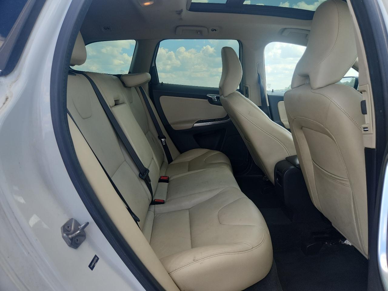 2016 VOLVO XC60 T6 PREMIER — Фото 11 из 13