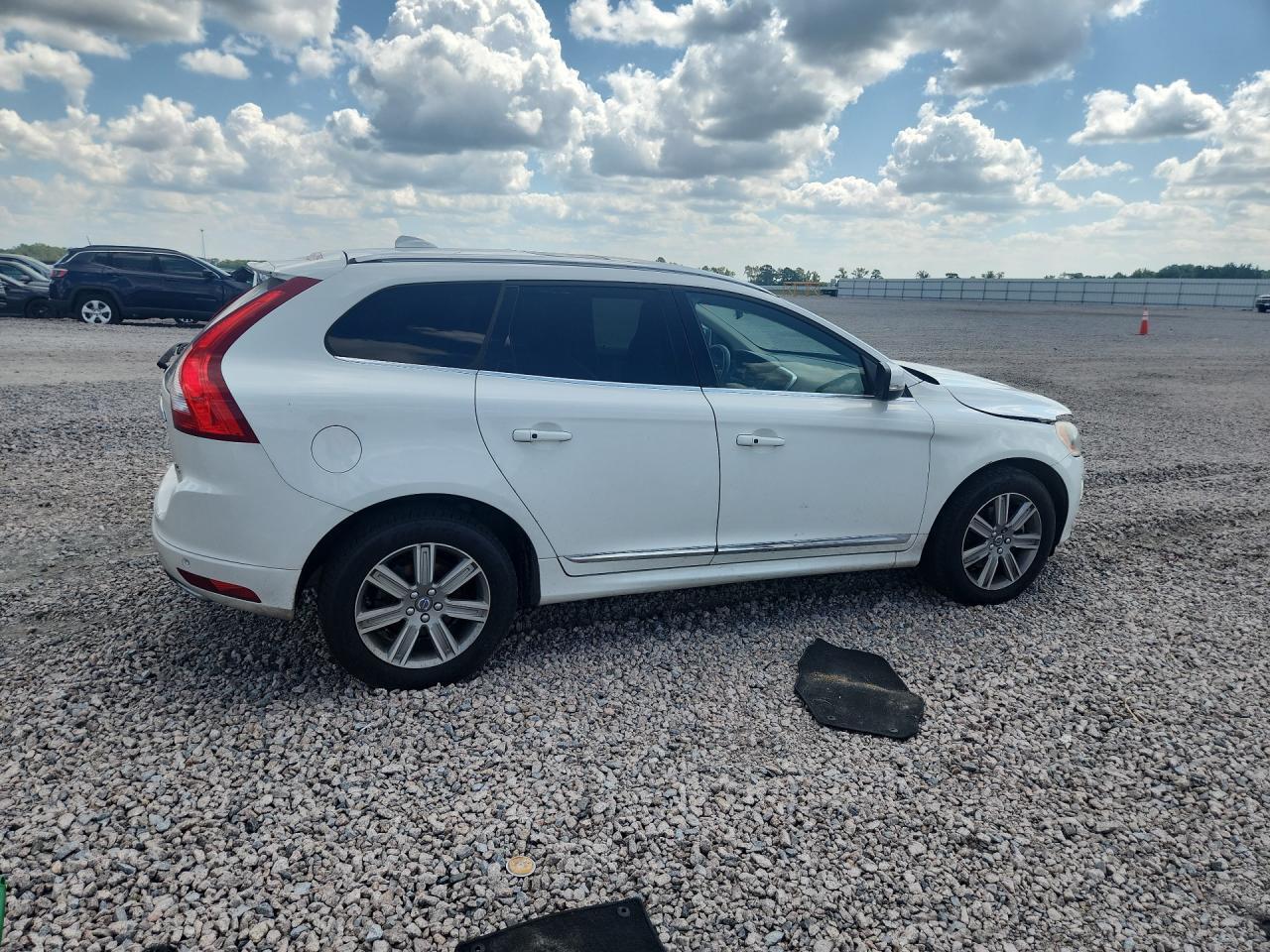 2016 VOLVO XC60 T6 PREMIER — Фото 3 из 13