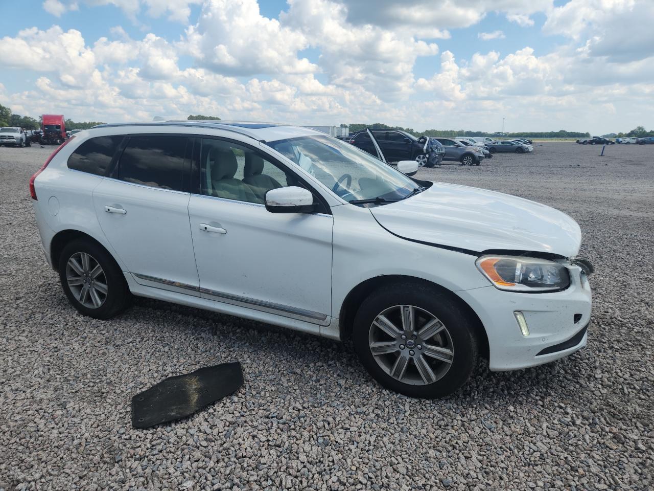 2016 VOLVO XC60 T6 PREMIER — Фото 4 из 13