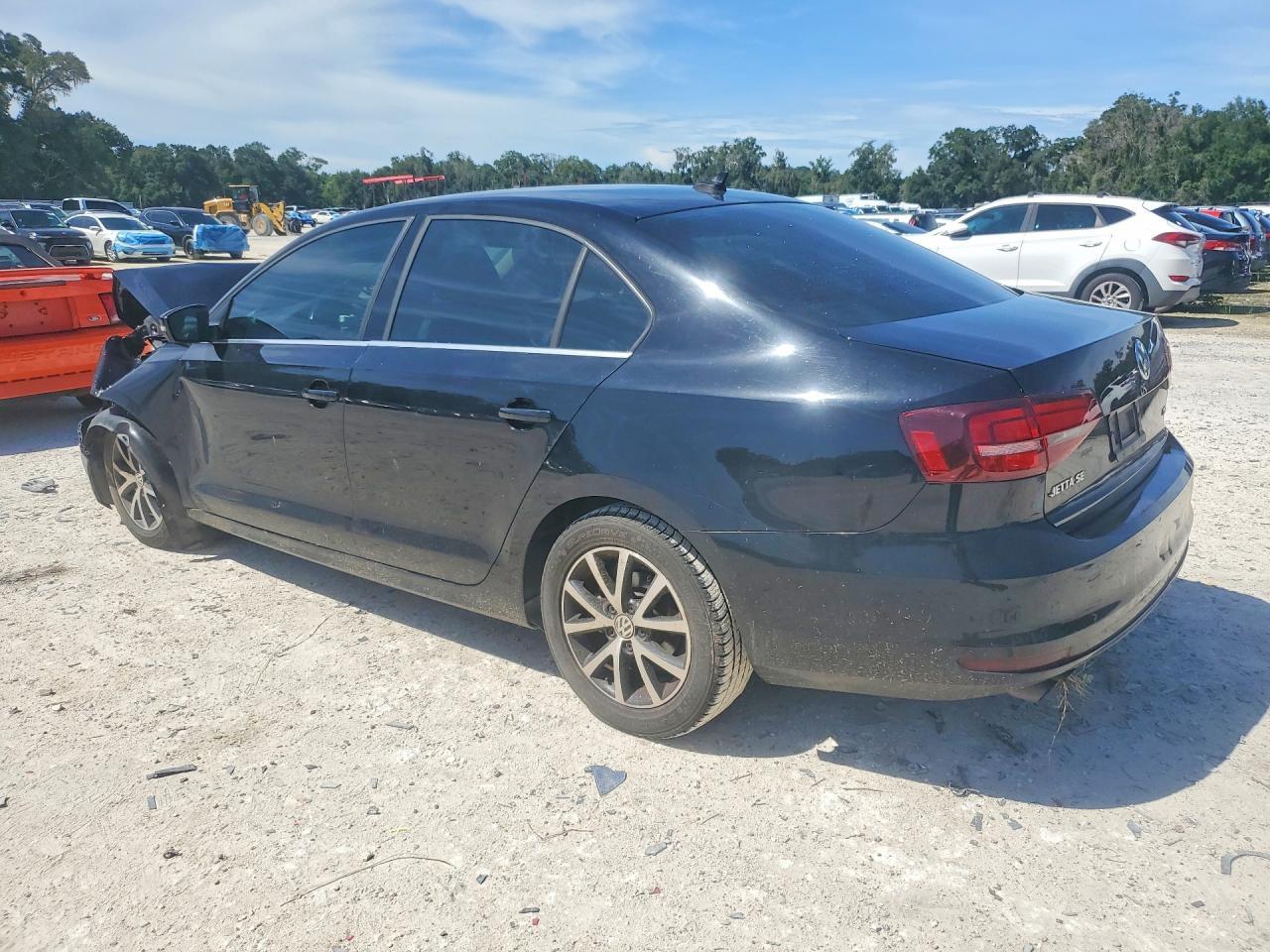 2017 VOLKSWAGEN JETTA SE — Фото 2 из 12