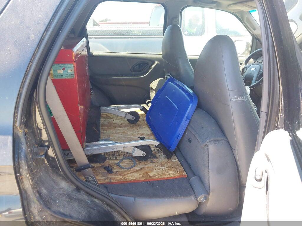 1FMCU04151KF72915 2001 FORD ESCAPE photo no. 8