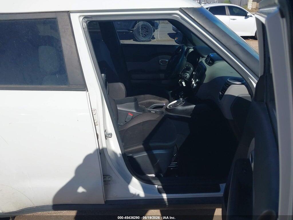 KNDJN2A28G7388775 2016 KIA SOUL photo no. 5