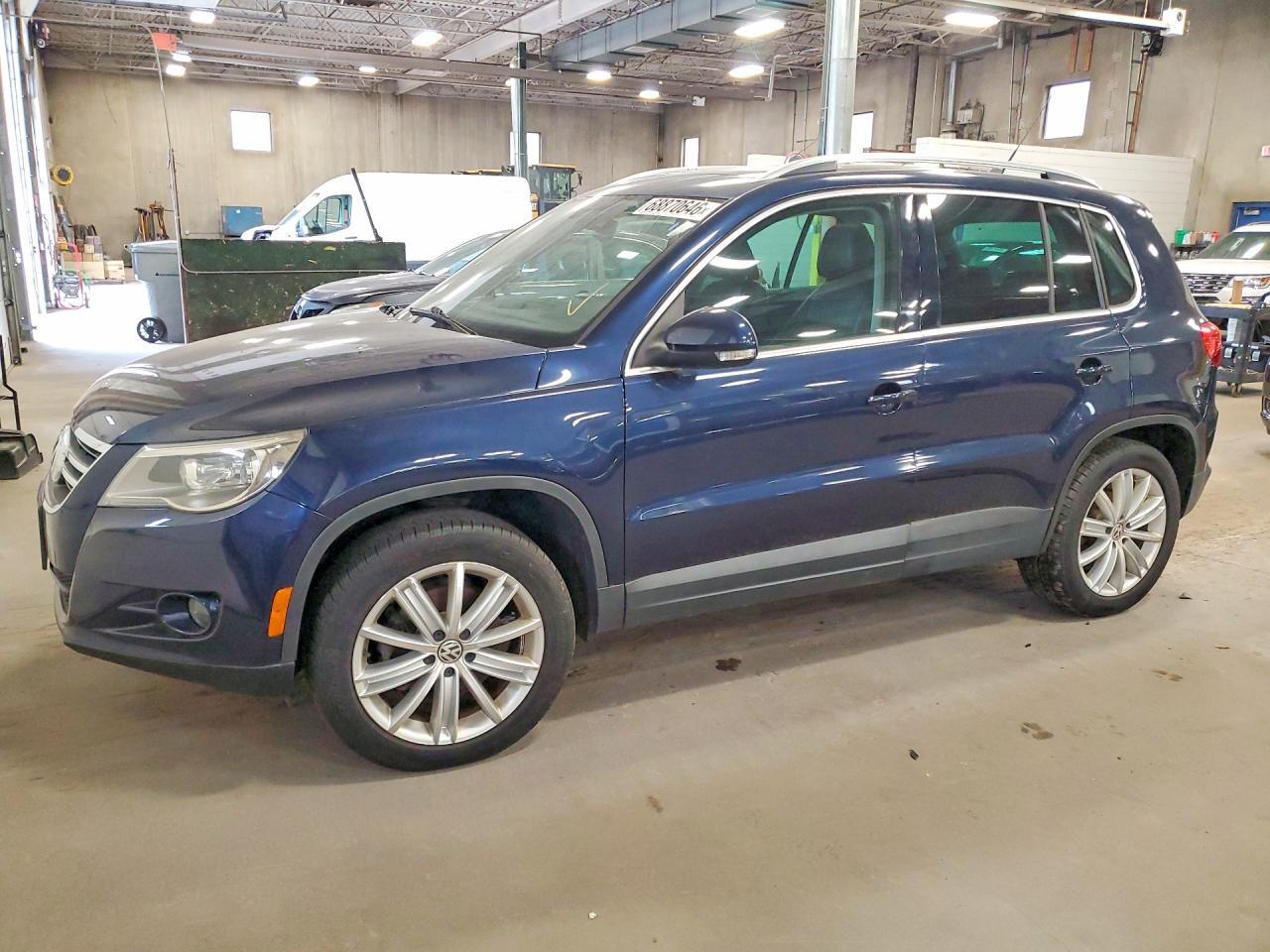 2011 VOLKSWAGEN TIGUAN WVGBV7AX3BW565126