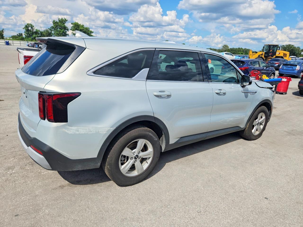2026 KIA SORENTO LX — Фото 3 из 13