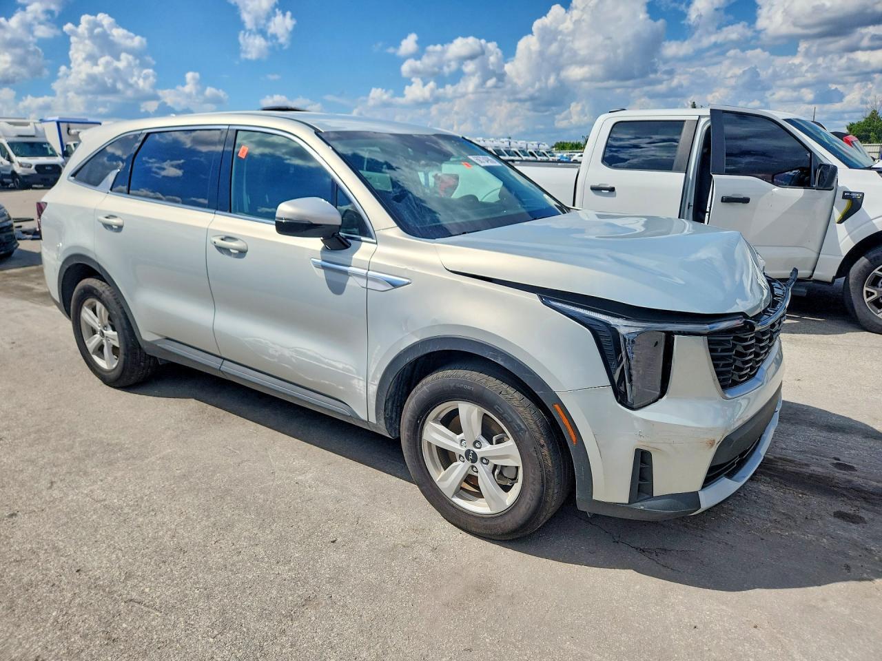 2026 KIA SORENTO LX — Фото 4 из 13