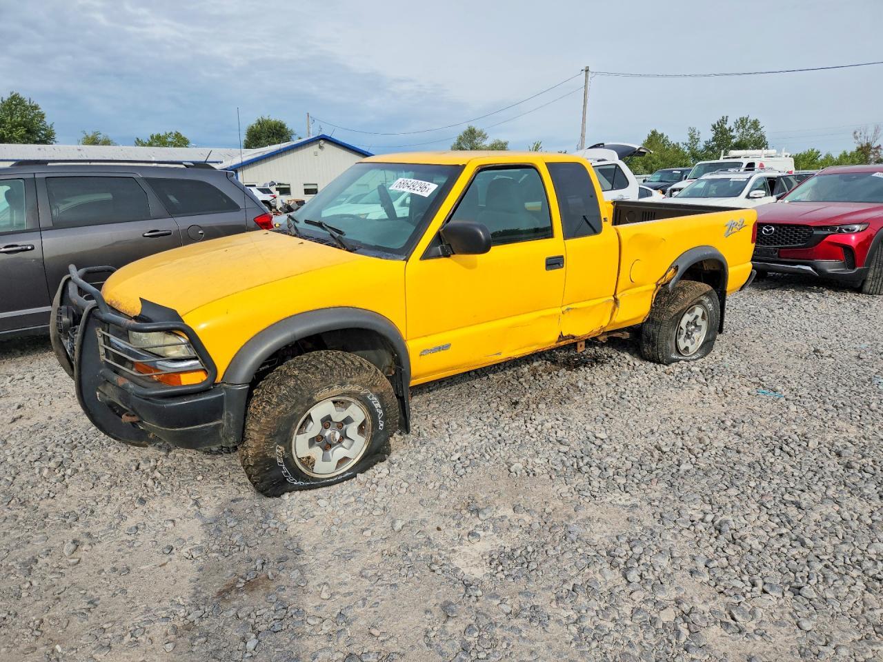 2003 CHEVROLET S TRUCK 1GCCT19X838211365