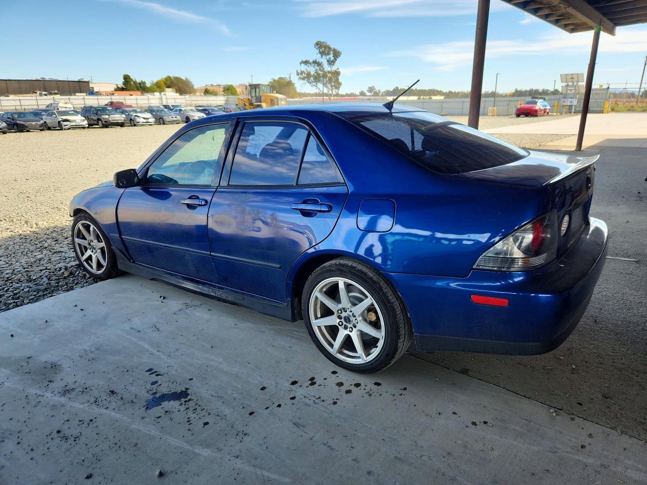 2001 LEXUS IS 300 — Фото 2 из 13