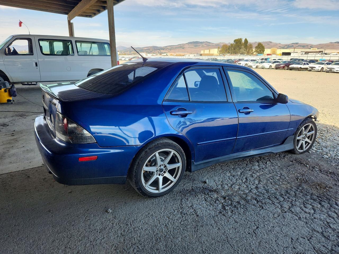 2001 LEXUS IS 300 — Фото 3 из 13
