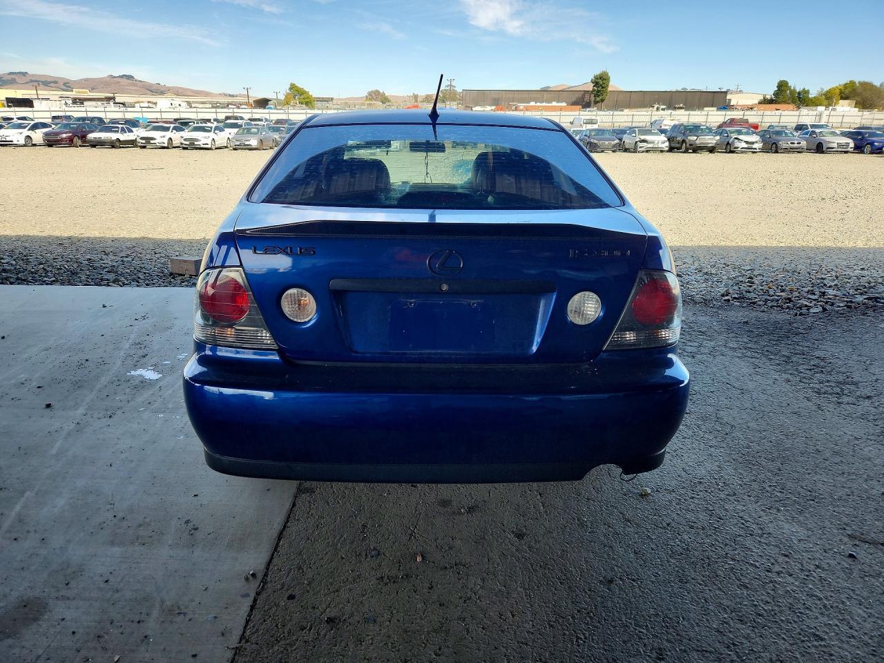 2001 LEXUS IS 300 — Фото 6 из 13