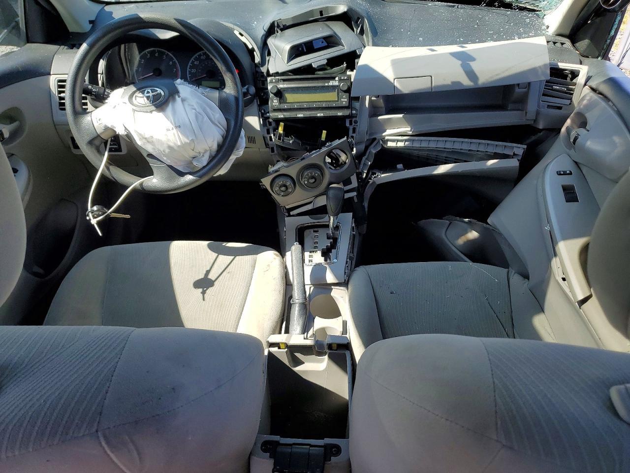 2012 TOYOTA COROLLA LE — Фото 8 из 13