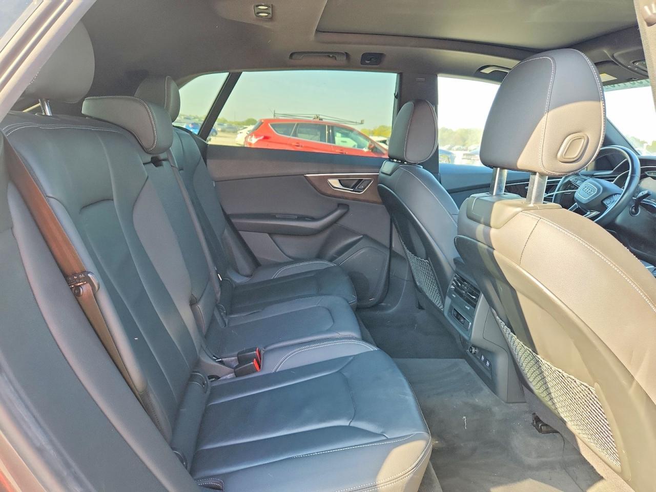 2020 AUDI Q8 PREMIUM — Фото 11 из 14
