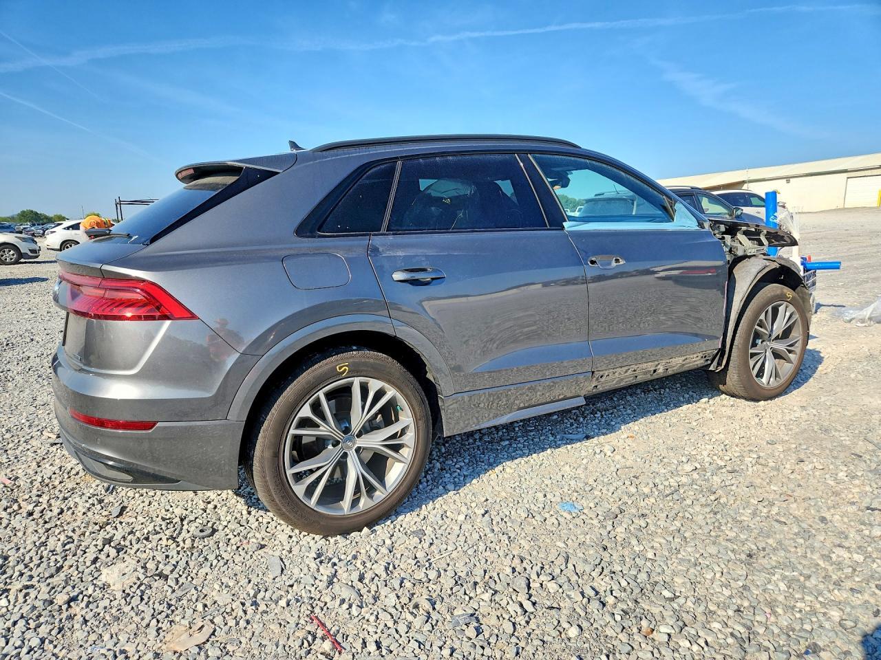 2020 AUDI Q8 PREMIUM — Фото 3 из 14