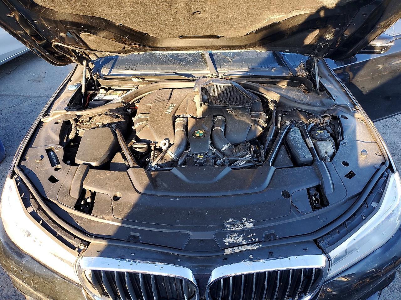 2016 BMW 750 XI — Фото 11 из 12