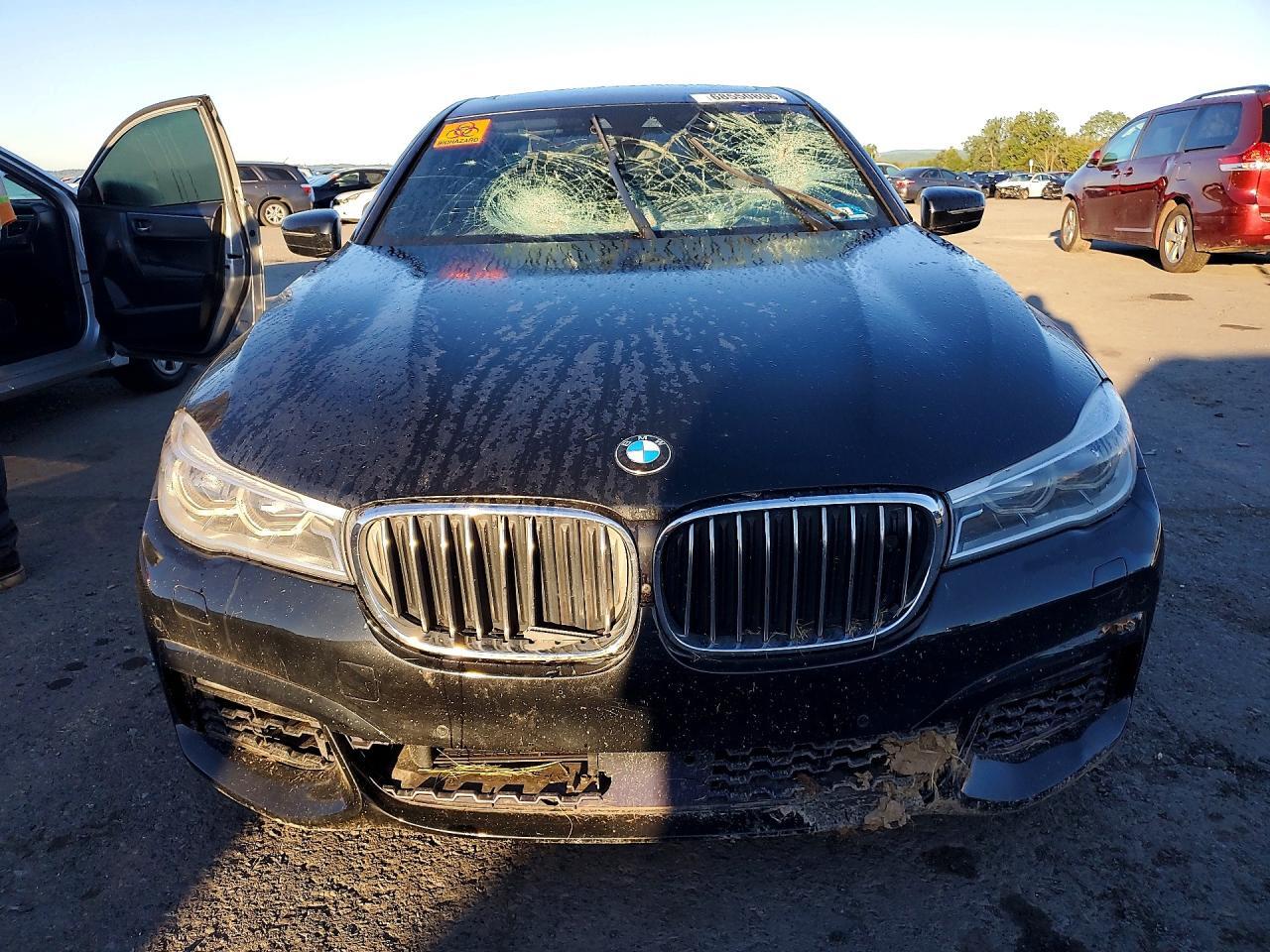 2016 BMW 750 XI — Фото 5 из 12