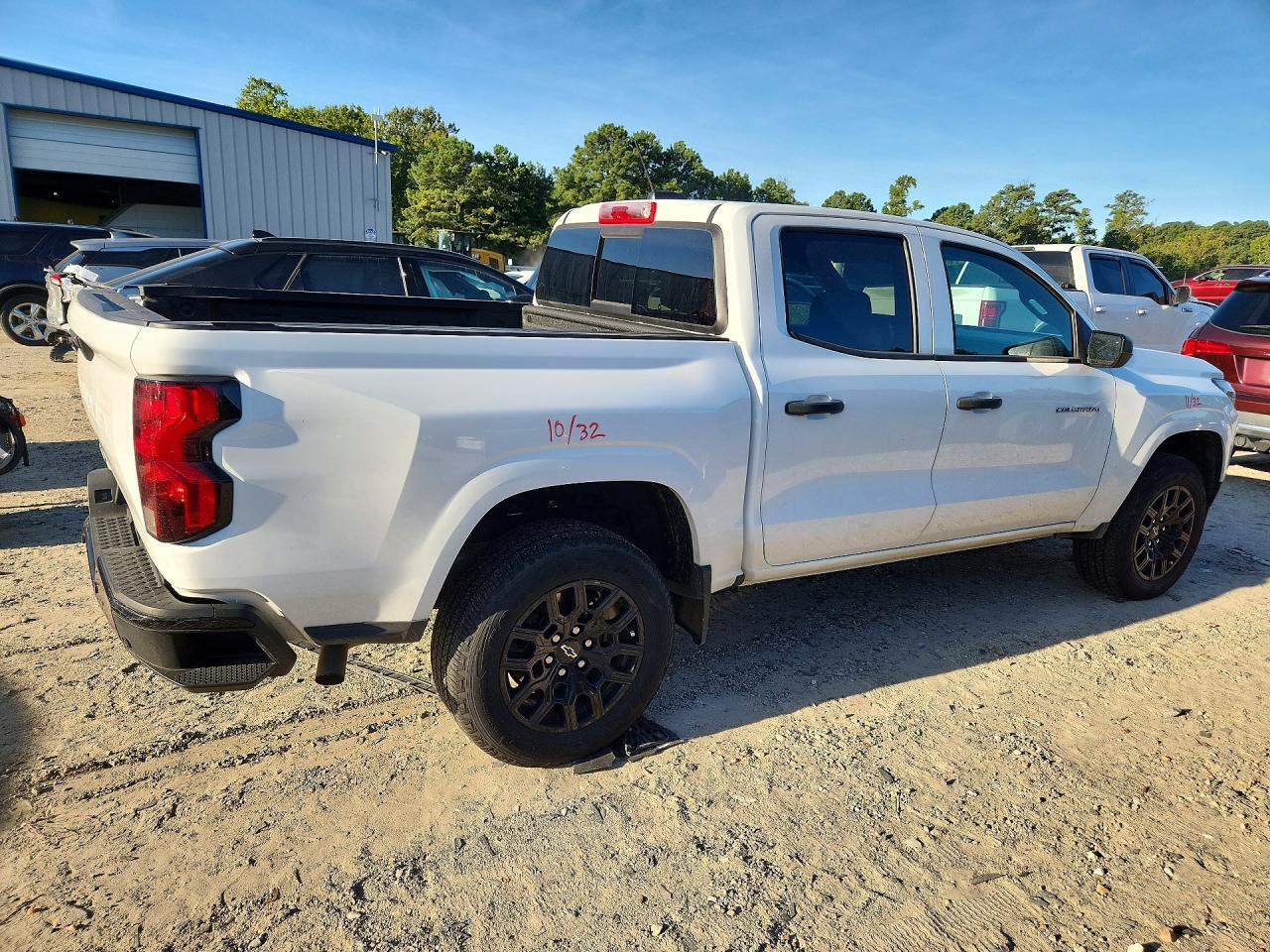 2025 CHEVROLET COLORADO — Фото 3 из 12