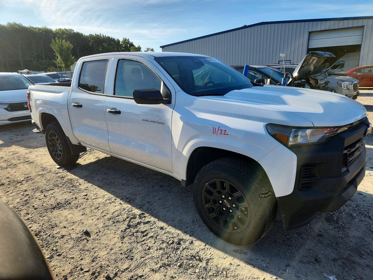 2025 CHEVROLET COLORADO — Фото 4 из 12
