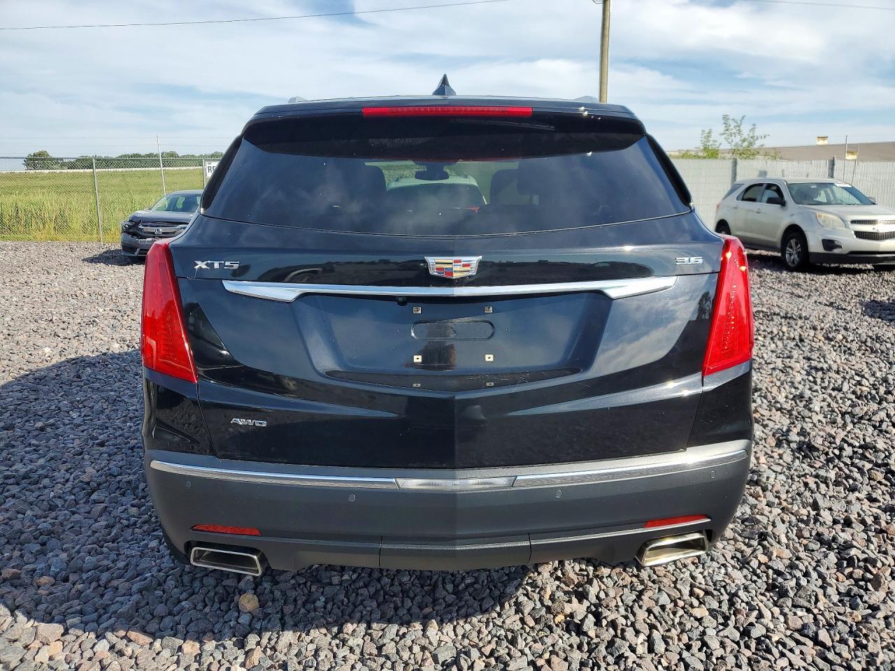 2017 CADILLAC XT5 PREMIUM LUXURY — Фото 6 из 13